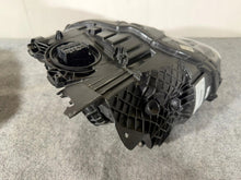 Laden Sie das Bild in den Galerie-Viewer, Frontscheinwerfer Porsche Taycan 9J1941031F LED Links Scheinwerfer Headlight SCH9659998983lj