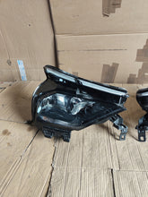 Laden Sie das Bild in den Galerie-Viewer, Frontscheinwerfer Citroën C4 III 9830655980 Ein Satz Scheinwerfer Headlight SCH7575055564lo
