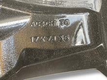 Load image into Gallery viewer, 1x Alufelge 17 Zoll 7.0&quot; 5x114.3 35ET Nissan X-Trail Qashqai Pulsar Rim Wheel
