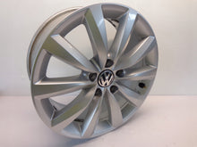 Laden Sie das Bild in den Galerie-Viewer, 1x Alufelge 17 Zoll 7.0" 5x112 43ET Glanz Silber 5N0601025AH VW Passat Tiguan FEL8362295567ry