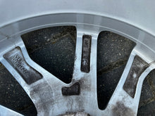 Laden Sie das Bild in den Galerie-Viewer, 1x Alufelge 17 Zoll 7.0" 5x100 51ET Glanz Silber 6F0601025 Seat I Ibiza V FEL8302178267zc