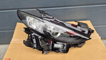 Laden Sie das Bild in den Galerie-Viewer, Frontscheinwerfer Mazda 3 Bp LED Ein Stück (Rechts oder Links) Headlight SCH3672111317cu