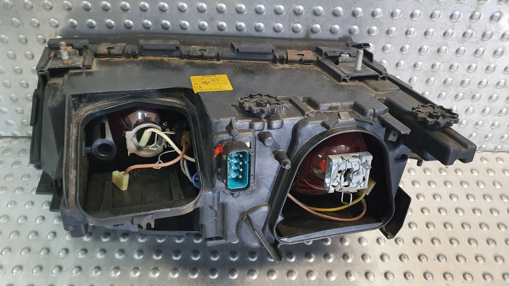 Frontscheinwerfer BMW 7 E38 0301043202 8352022 Rechts Scheinwerfer Headlight SCH9756463678op