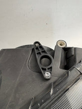 Laden Sie das Bild in den Galerie-Viewer, Frontscheinwerfer Skoda Octavia III 5E1941015B Xenon Links Headlight SCH8694009350mr