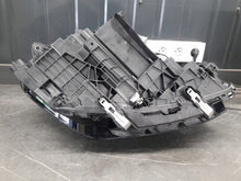 Laden Sie das Bild in den Galerie-Viewer, Frontscheinwerfer BMW 2 Active Tourer U06 5A42247-01 Links Headlight