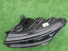 Laden Sie das Bild in den Galerie-Viewer, Frontscheinwerfer Skoda Enyaq 5LB941015 Full LED Links Scheinwerfer Headlight