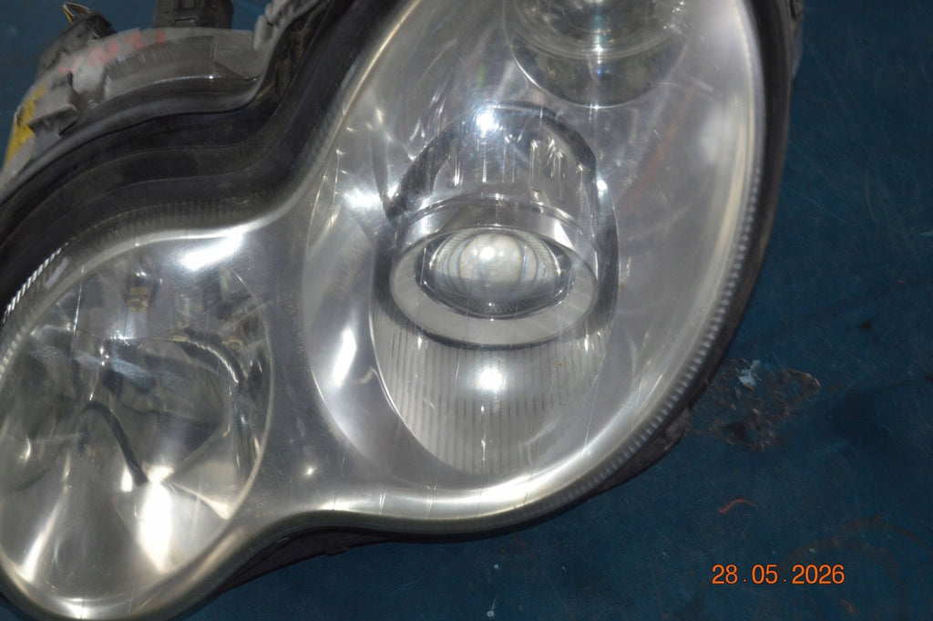 Frontscheinwerfer Mercedes-Benz W203 A2038203761 Xenon Links Headlight SCH2667063392qf