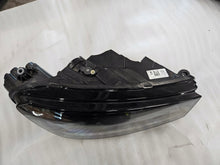 Laden Sie das Bild in den Galerie-Viewer, Frontscheinwerfer Skoda Fabia IV 6VB941016 Full LED Rechts Headlight SCH9042285450he