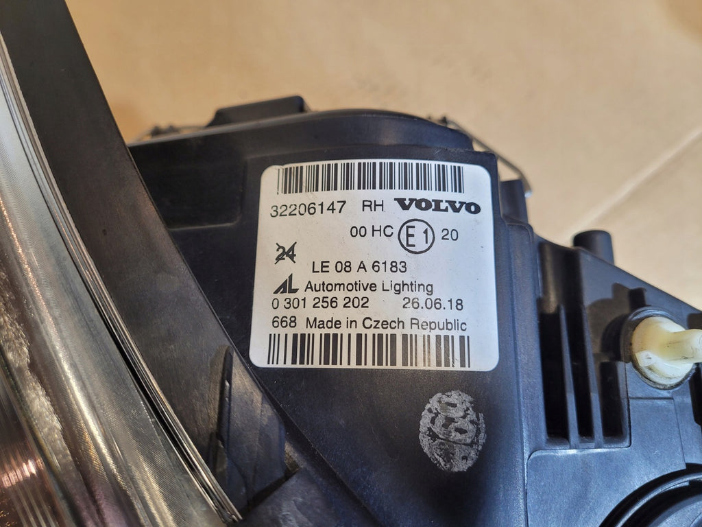 Frontscheinwerfer Volvo C70 II 32206147 Rechts Scheinwerfer Headlight SCH8652079051zb