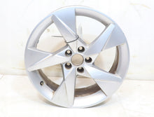 Laden Sie das Bild in den Galerie-Viewer, 1x Alufelge 17 Zoll 6.5" 5x100 40ET Glanz 657601025C Skoda Scala Rim Wheel FEL6180917268sc