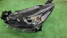 Laden Sie das Bild in den Galerie-Viewer, Frontscheinwerfer Mazda 2 D43N-51040 Full LED Links Scheinwerfer Headlight