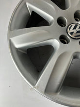 Laden Sie das Bild in den Galerie-Viewer, 1x Alufelge 15 Zoll 6.0&quot; 5x100 6R0601025L VW Polo Rim Wheel