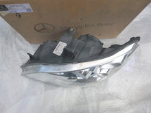 Laden Sie das Bild in den Galerie-Viewer, Frontscheinwerfer Mercedes-Benz Viano A6398202861 LED Links Headlight