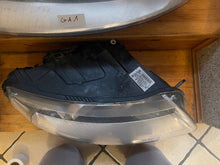 Load image into Gallery viewer, Frontscheinwerfer Audi A6 C6 4F0941003 4F0941004 Ein Stück (Rechts oder Links)