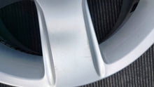 Load image into Gallery viewer, 1x Alufelge 16 Zoll 7.0" 4x108 32ET Glanz Silber 9684880380 Peugeot 3008 FEL4441679413vm