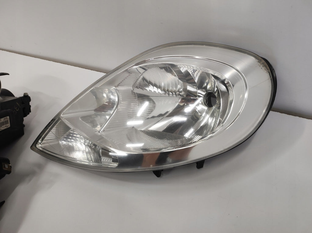 Frontscheinwerfer Renault Trafic II 8200701354 8200701356 Rechts oder Links SCH3483033991hv