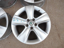 Laden Sie das Bild in den Galerie-Viewer, 4x Alufelge 17 Zoll 7.0" 5x112 45ET 5L0601025B Skoda Yeti 5l Rim Wheel FEL4564126618zt