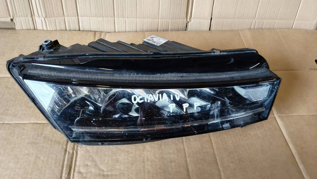 Frontscheinwerfer Skoda Octavia IV 5E4941016 LED Rechts Scheinwerfer Headlight SCH6694917003ei