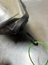 Laden Sie das Bild in den Galerie-Viewer, Frontscheinwerfer Renault Kangoo III 260607383R Links Scheinwerfer Headlight SCH1510486922kb