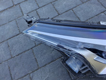 Laden Sie das Bild in den Galerie-Viewer, Frontscheinwerfer Toyota 81150-F4031 LED Links Scheinwerfer Headlight