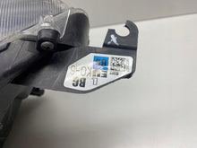 Load image into Gallery viewer, Frontscheinwerfer Toyota 4 Yaris K08D8 Full LED Ein Stück (Rechts oder Links)