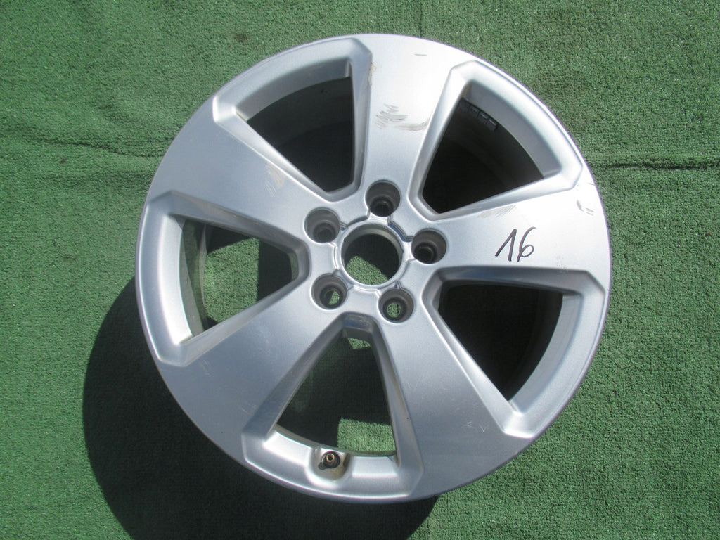 1x Alufelge 17 Zoll 6.0" 5x112 48ET Glanz Silber 8V0601025C Audi A3 Rim Wheel