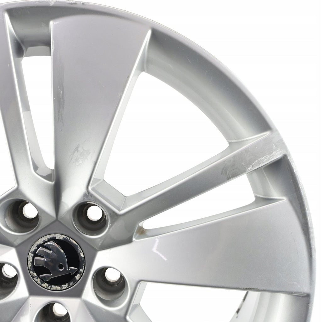 1x Alufelge 18 Zoll 8.0" 5x112 44ET Glanz Silber 3V0601025 Skoda Superb FEL8978621757jz