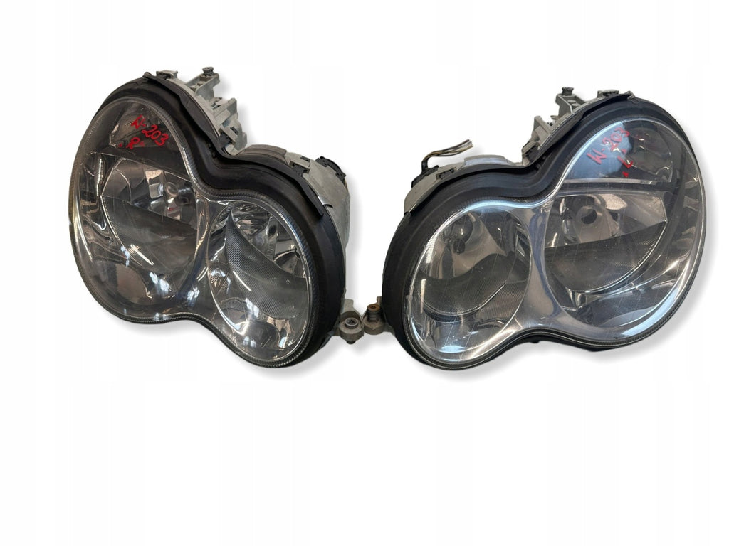 Frontscheinwerfer Mercedes-Benz W203 Ein Satz Scheinwerfer Headlight SCH8767105678iq