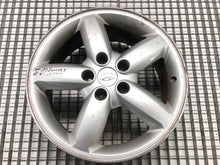 Load image into Gallery viewer, 1x Alufelge 17 Zoll 7.0&quot; 5x114.3 41ET Glanz Silber 529102B170 Hyundai Rim Wheel