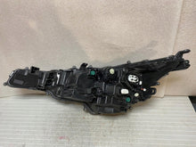 Laden Sie das Bild in den Galerie-Viewer, Frontscheinwerfer Toyota Corolla 81110-02X10 Full LED Rechts Headlight SCH9465989255nc