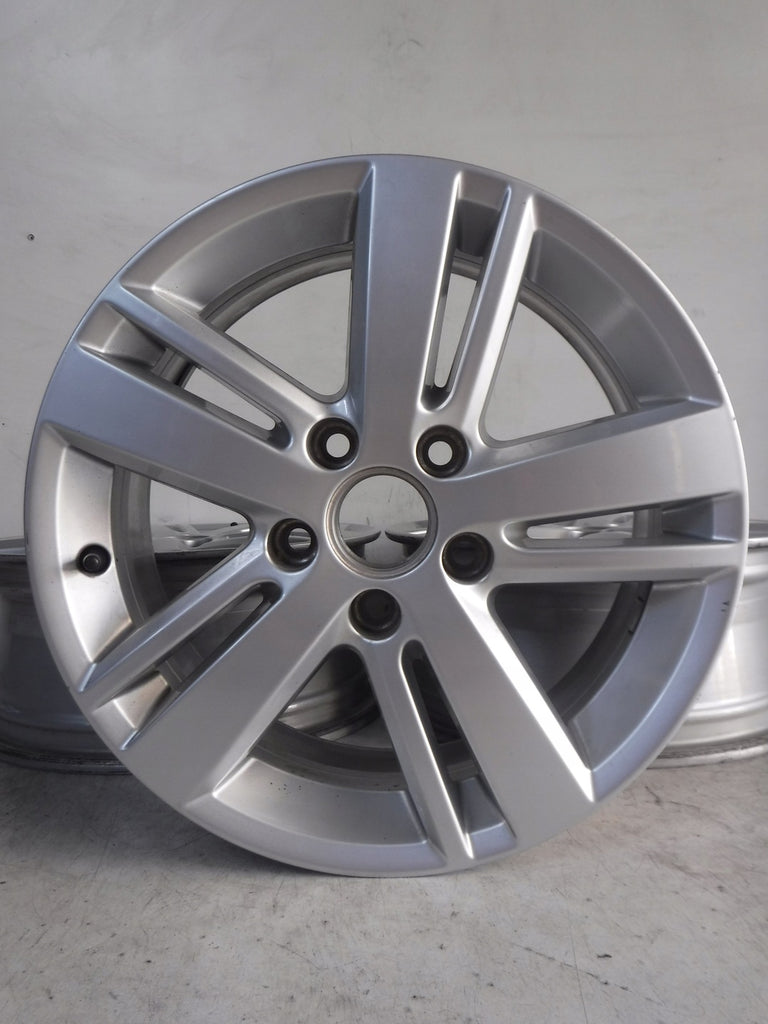 1x Alufelge 16 Zoll 6.5" 5x112 50ET Silber VW Golf Touran Rim Wheel