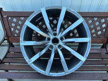 Laden Sie das Bild in den Galerie-Viewer, 1x Alufelge 20 Zoll 5x112 5C0601025AT VW Passat Beetle Rim Wheel FEL2488616860qc