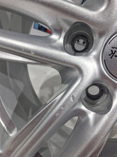 Load image into Gallery viewer, 1x Alufelge 17 Zoll 7.0" 5x112 49ET Glanz Silber KBA49465 BMW 1 Rim Wheel FEL6083379082ht
