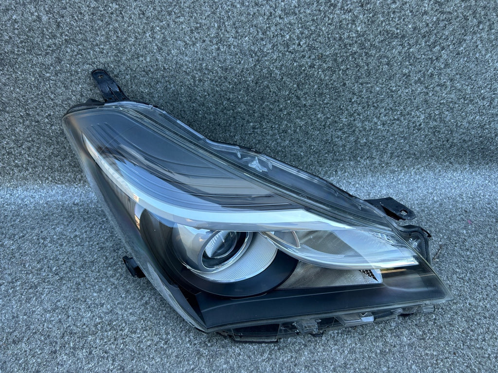 Frontscheinwerfer Toyota Yaris Rechts Scheinwerfer Headlight SCH1240265618ij