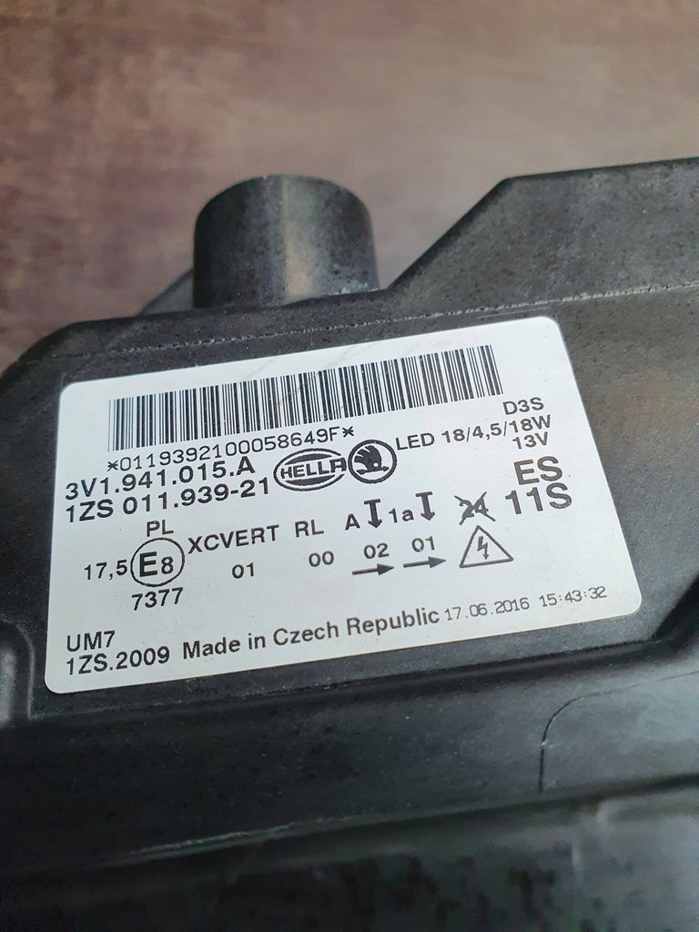 Frontscheinwerfer Skoda Superb III 3V1941015A Links Scheinwerfer Headlight