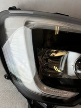 Load image into Gallery viewer, Frontscheinwerfer Renault Master 260105567R Rechts Scheinwerfer Headlight