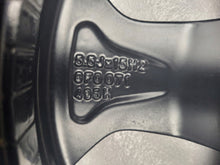Laden Sie das Bild in den Galerie-Viewer, 1x Alufelge 15 Zoll 5.5&quot; 5x100 40ET Glanz Schwarz 6F0071495H Seat Ibiza V