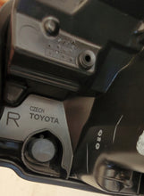 Laden Sie das Bild in den Galerie-Viewer, Frontscheinwerfer Toyota Yaris Rechts Scheinwerfer Headlight