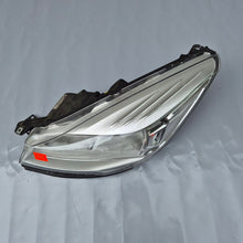 Laden Sie das Bild in den Galerie-Viewer, Frontscheinwerfer Ford Kuga CV4413W030AE Ein Stück (Rechts oder Links) Headlight SCH2147464491tu