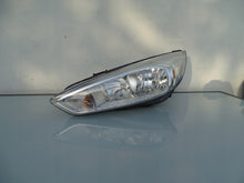 Laden Sie das Bild in den Galerie-Viewer, Frontscheinwerfer Ford Focus F1EB-13W030-AC Links Scheinwerfer Headlight