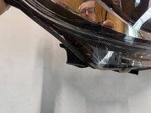 Laden Sie das Bild in den Galerie-Viewer, Frontscheinwerfer Toyota Hilux VIII CCI3261 LED Rechts Scheinwerfer Headlight SCH1982877631qe