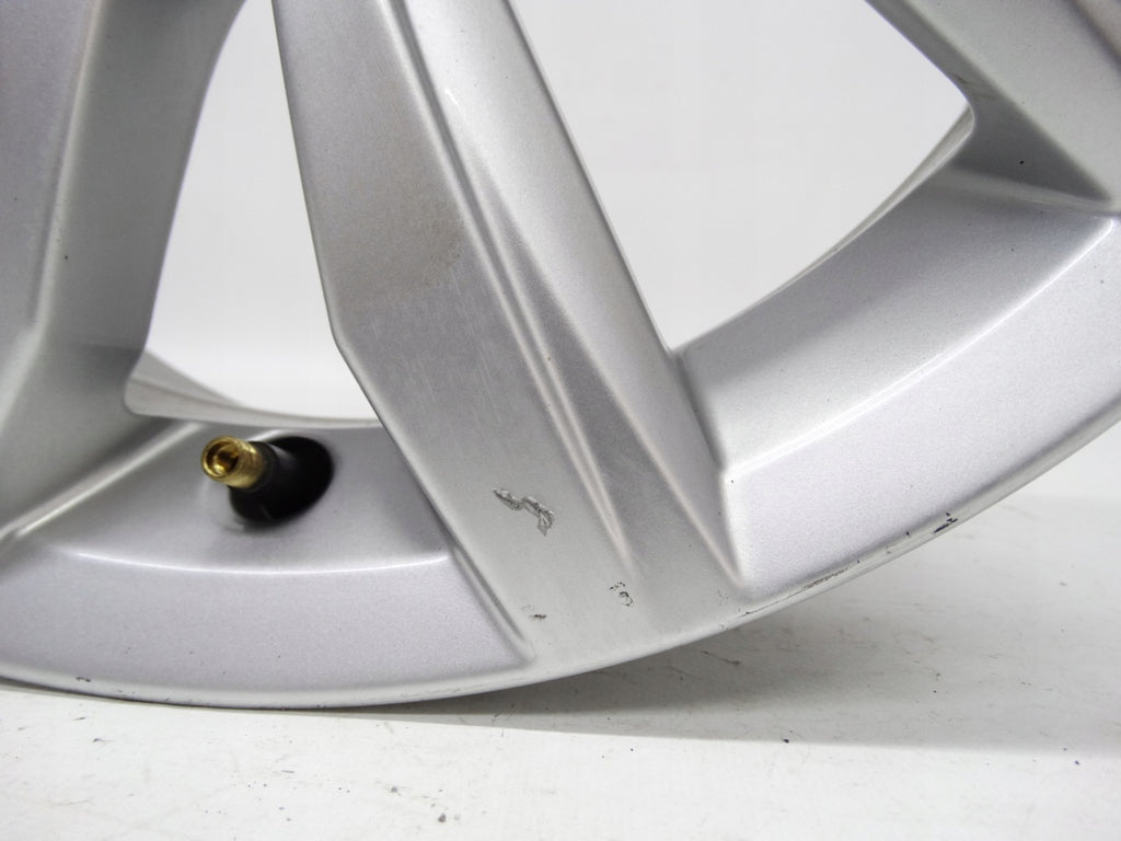 1x Alufelge 15 Zoll 5.5" 5x100 40ET Glanz Silber 2G0601025 VW Polo Rim Wheel FEL2587433768ul
