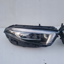 Load image into Gallery viewer, Frontscheinwerfer Mercedes-Benz W177 W1779065600 Xenon Rechts oder Links SCH5153944543wr