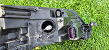 Laden Sie das Bild in den Galerie-Viewer, Frontscheinwerfer Skoda Superb III 3V1941015B Xenon Rechts oder Links