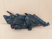 Laden Sie das Bild in den Galerie-Viewer, Frontscheinwerfer Mitsubishi Colt VI Outlander II Ein Stück (Rechts oder Links)