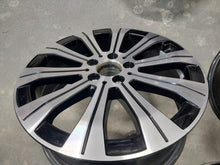 Laden Sie das Bild in den Galerie-Viewer, 1x Alufelge 18 Zoll 6.5" 5x112 A2434010000 Mercedes-Benz Rim Wheel FEL3082409852zi