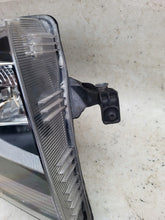 Load image into Gallery viewer, Frontscheinwerfer Man Tge Crafter 7C1941006 Rechts Scheinwerfer Headlight SCH6023468719ke