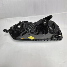 Laden Sie das Bild in den Galerie-Viewer, Frontscheinwerfer Skoda Octavia III 5E1941015 Links Scheinwerfer Headlight SCH3523612237wn