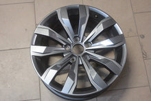 Load image into Gallery viewer, 1x Alufelge 17 Zoll 7.0" 5x112 45ET Glanz Silber 2GA601025A VW T-Roc I Rim Wheel FEL7137722616kv