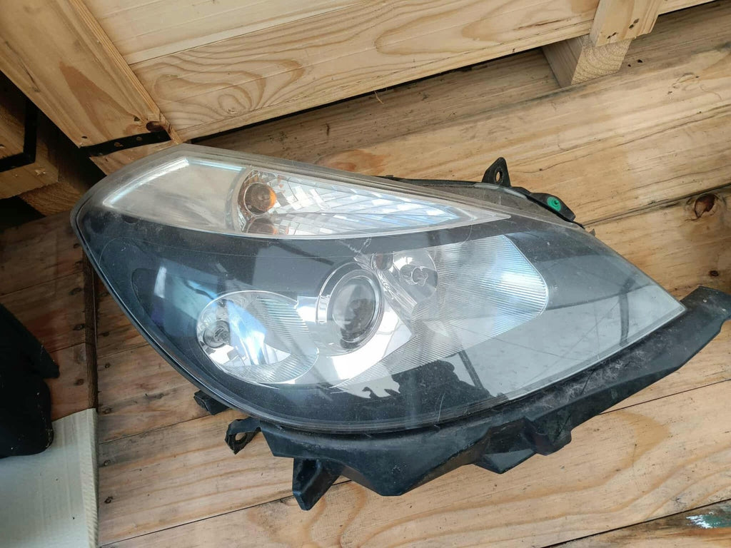 Frontscheinwerfer Renault Clio III 8200261610 8200261612 Ein Satz Headlight SCH9052613176ki